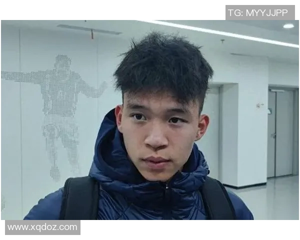 王钰栋无私助攻展现团队精神助力队友取得胜利 王钰栋无私助攻展现团队精神助力队友取得胜利